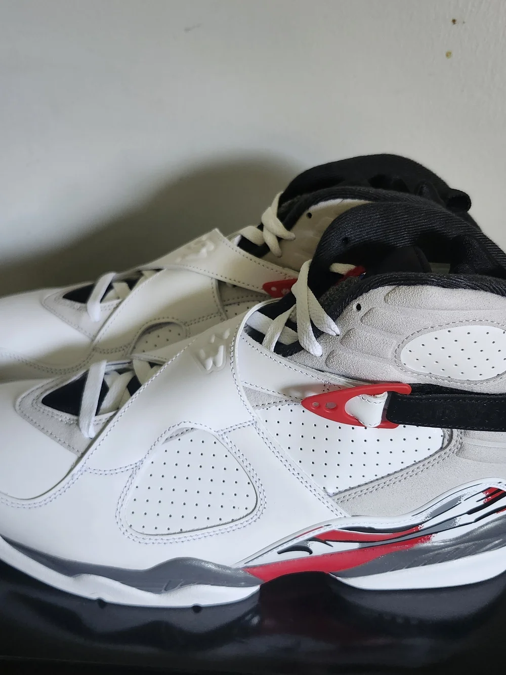 Air Jordan 8 'Bugs Bunny'